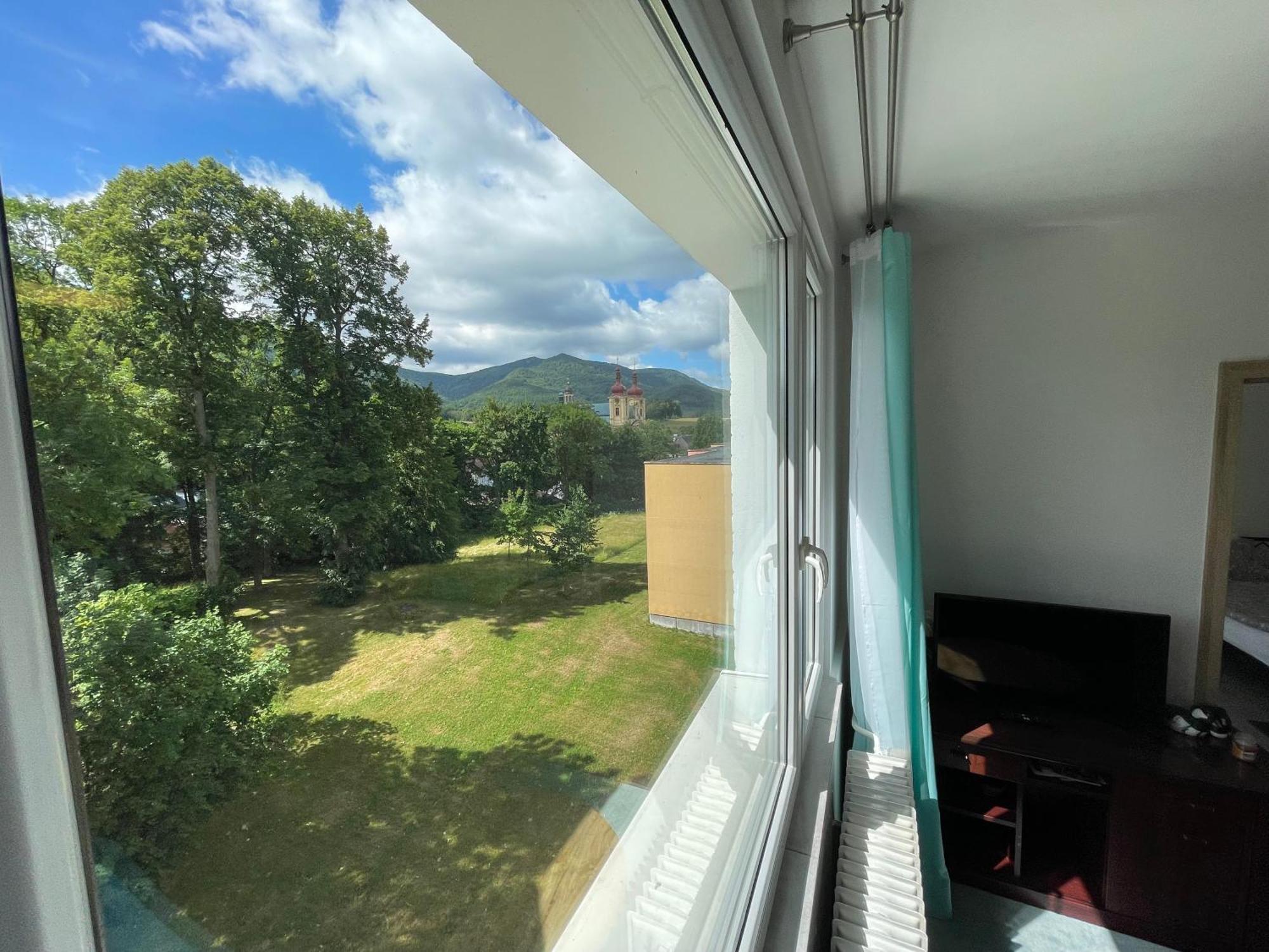 Novy Horsky Apartman V Jizerskych Horach Гейнице Экстерьер фото
